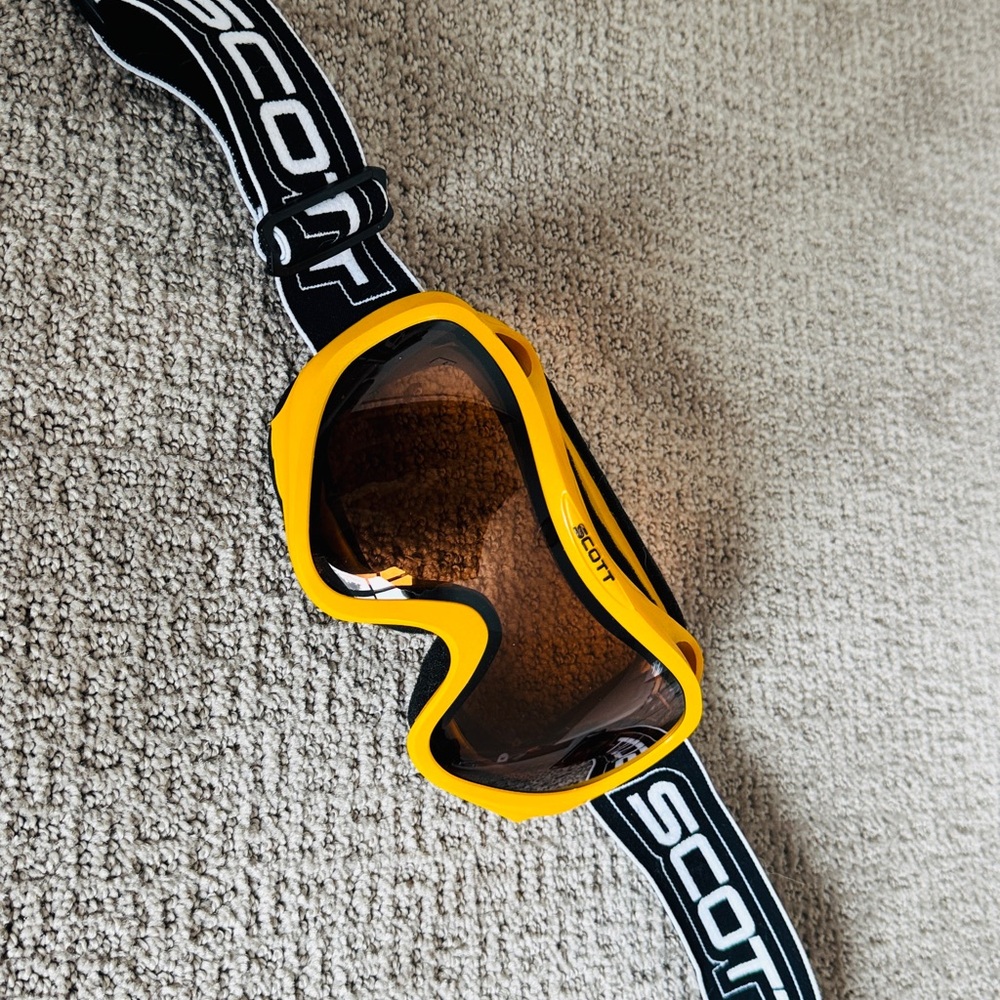 Scott Vibrant Yellow Ski Snowboard Goggles with Black Strap